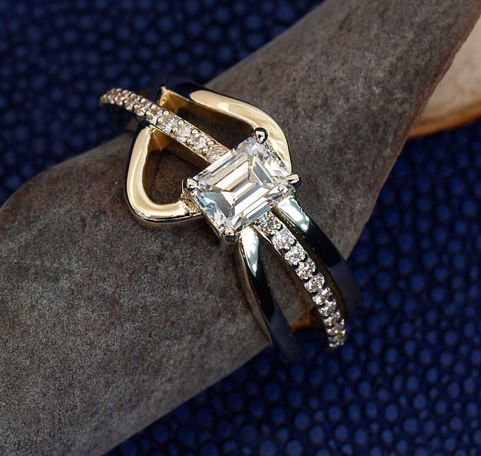diamond engagment ring hinged shank