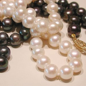 pearl necklace restringing