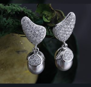 white gold tahitian diamond pearl earrings